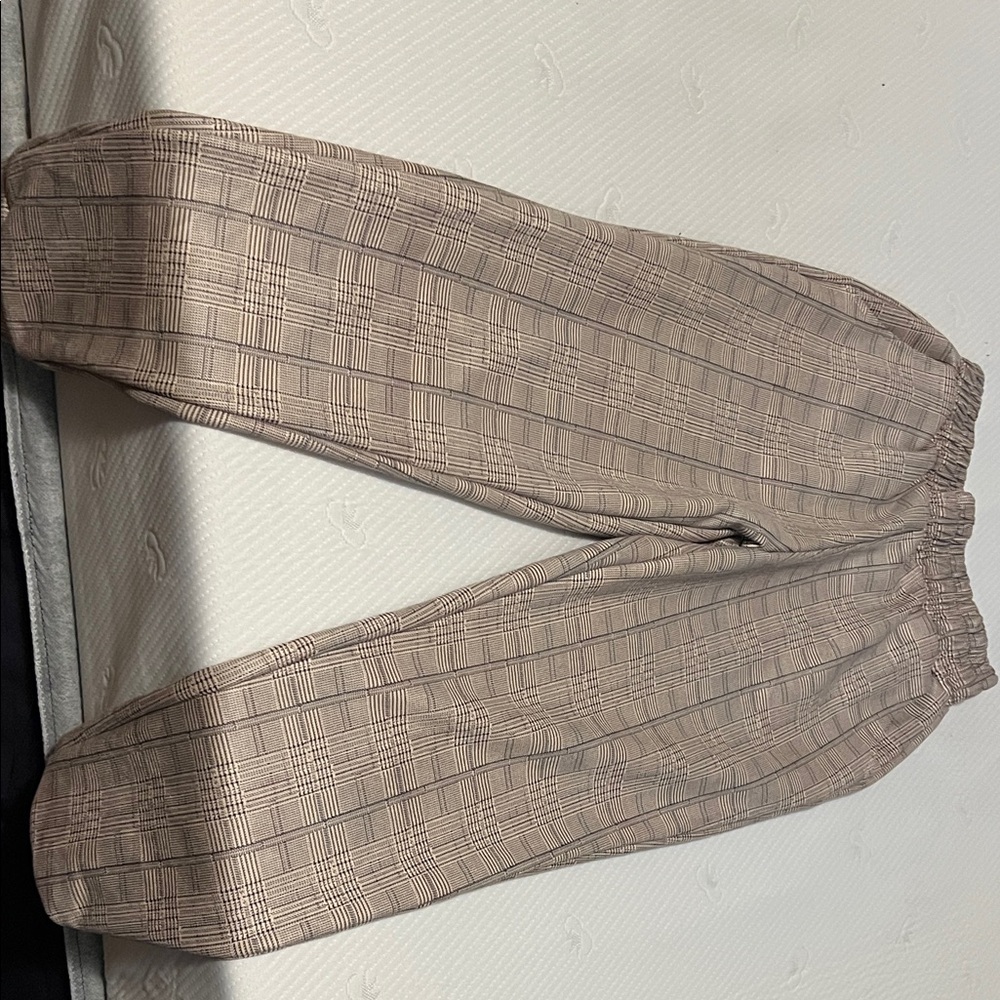 Women’s plaid pants